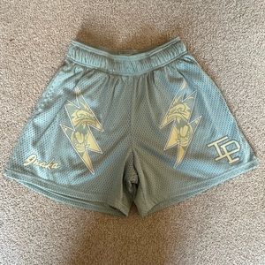 Inaka Power mint cream shorts size medium